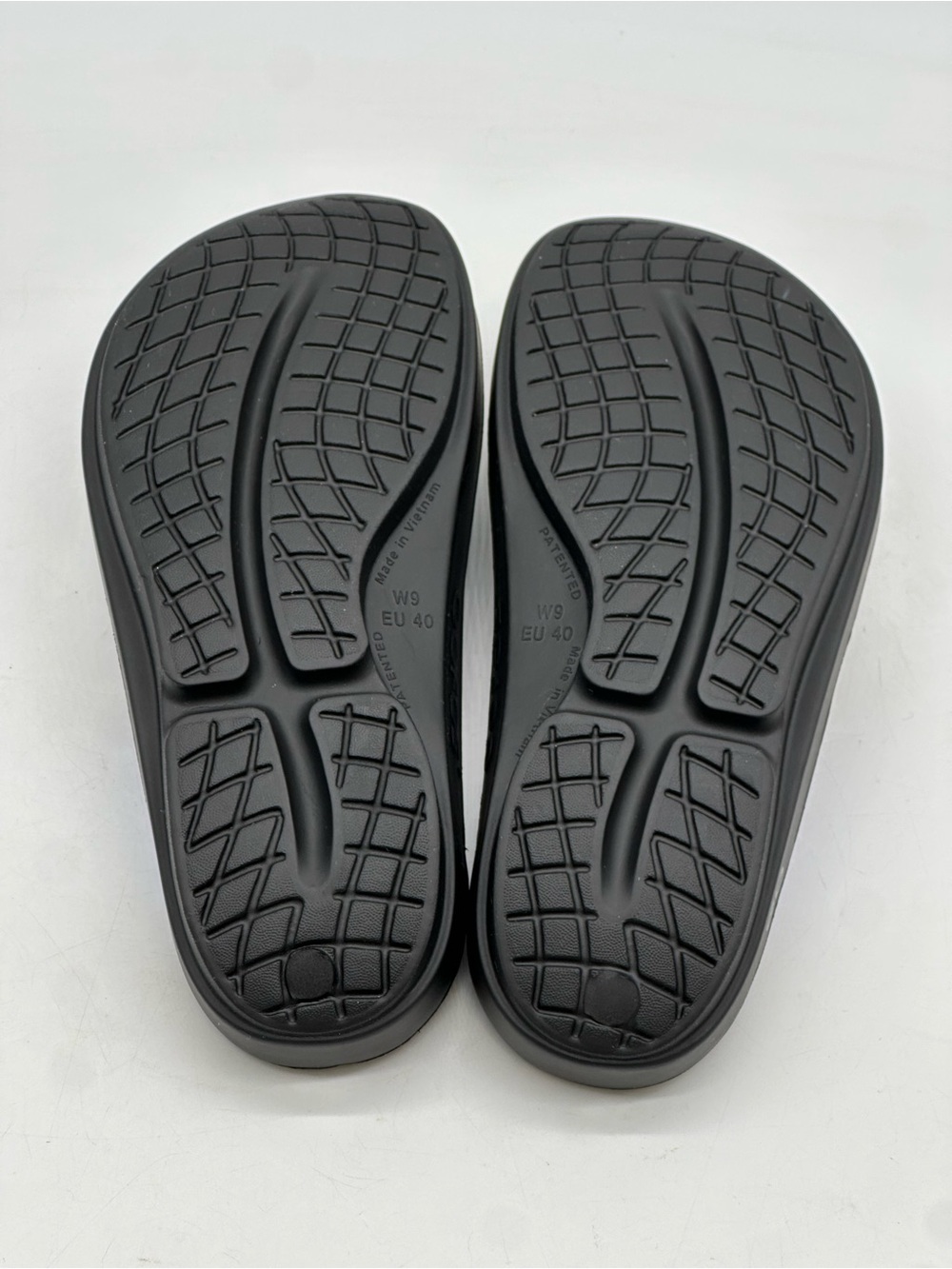 OOFOS OOLALA Luxe Sandals. Size 9 - Picture 8 of 9